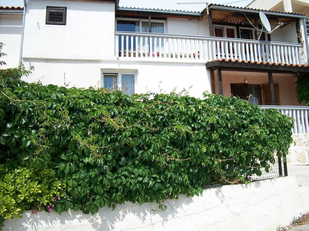 Apartments Luka Tisno Exterior photo